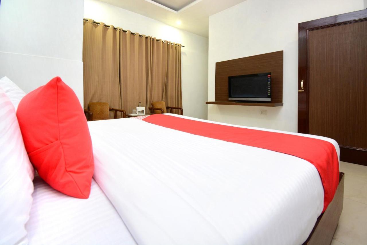 Hotel Ricky International Amritsar Bagian luar foto
