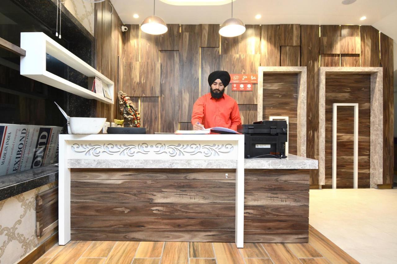 Hotel Ricky International Amritsar Bagian luar foto