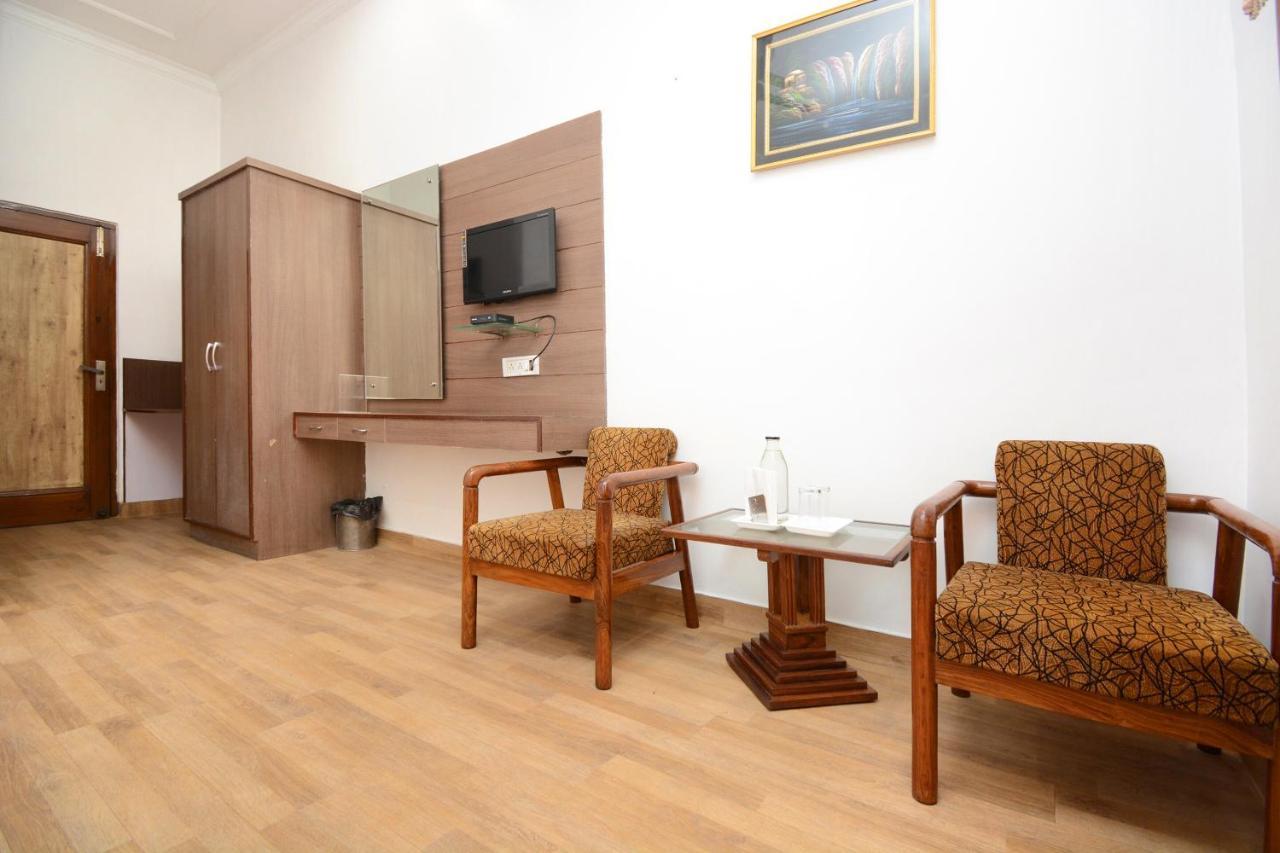 Hotel Ricky International Amritsar Bagian luar foto