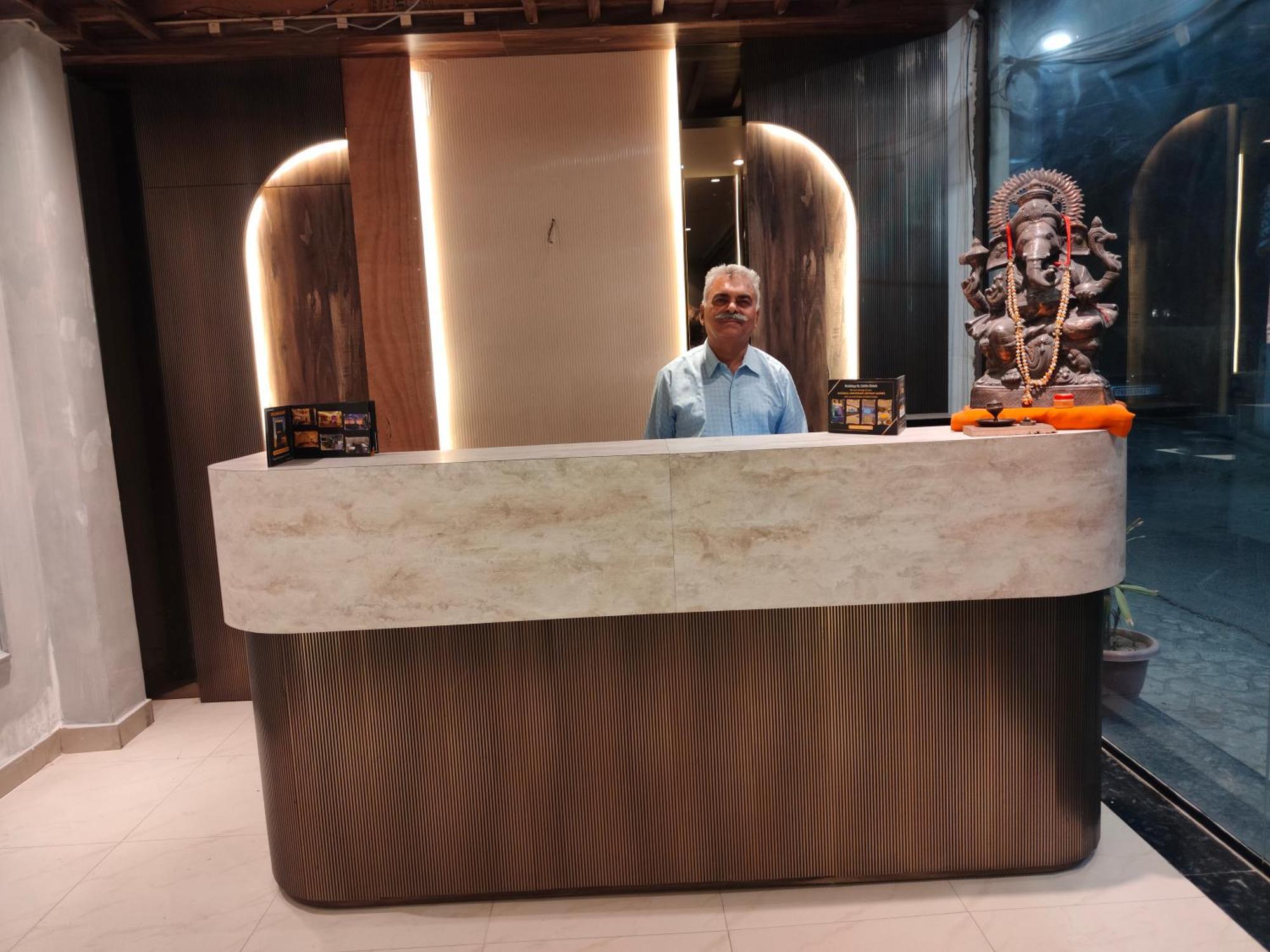 Hotel Ricky International Amritsar Bagian luar foto