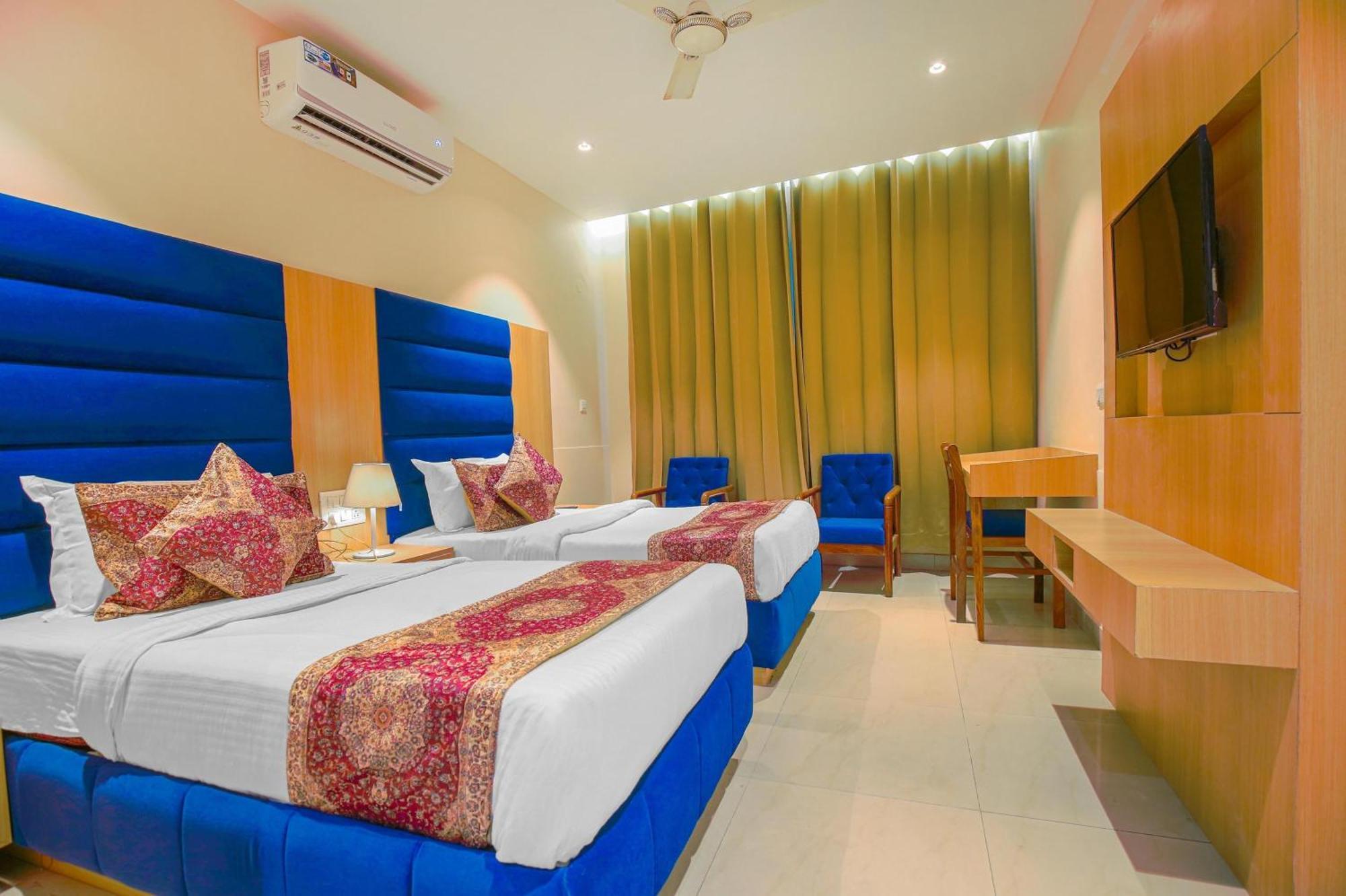 Hotel Ricky International Amritsar Bagian luar foto