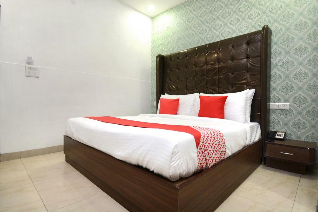 Hotel Ricky International Amritsar Bagian luar foto