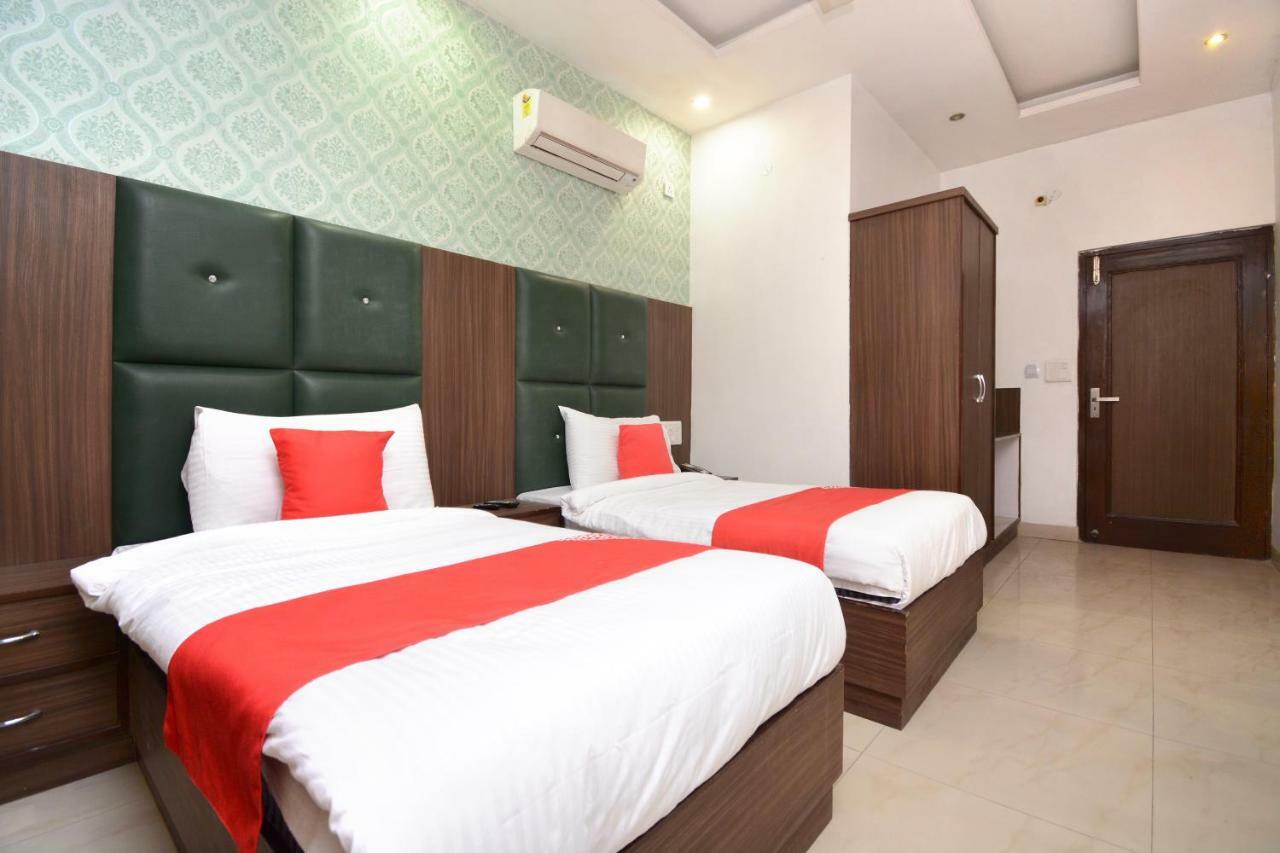 Hotel Ricky International Amritsar Bagian luar foto